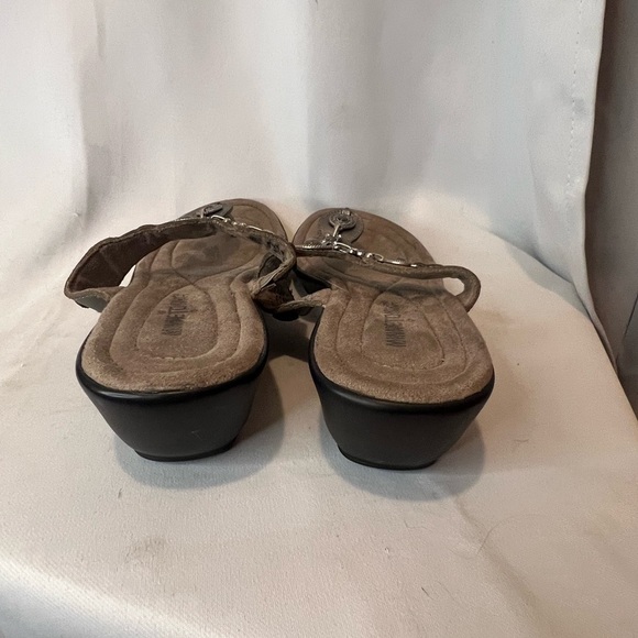Minnetonka pewter leather slides size 9m - Picture 5 of 8